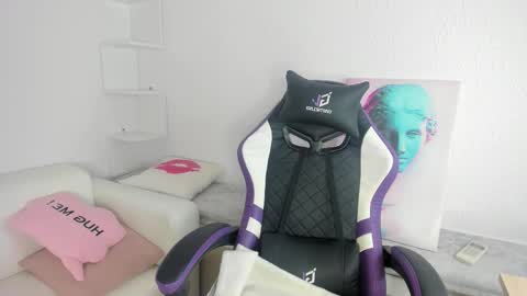 Ella online show from March 12, 2026, 2:50 am