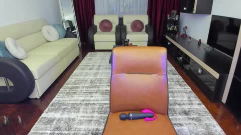 Snapshot of ella_sweety0 chatting on February 9, 2026, 6:01 pm Ella online show from February 9, 2026, 6:01 pm