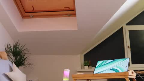 Snapshot of ella_twinkle chatting on March 2, 2025, 11:09 pm Ella online show from March 2, 2025, 11:09 pm