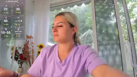 Snapshot of ella_vee chatting on June 23, 2026, 6:00 am ella_vee online show from June 23, 2026, 6:00 am