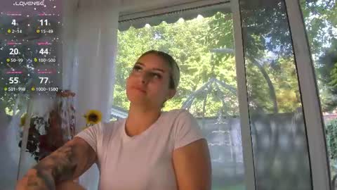 ella_vee online show from June 29, 2026, 5:46 am