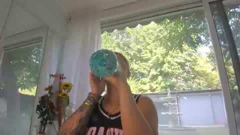 ella_vee online show from July 24, 2026, 6:22 am