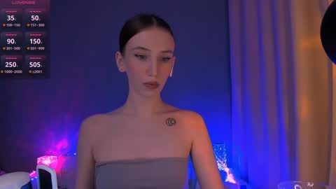 ellaamber online show from December 16, 2024, 8:58 pm