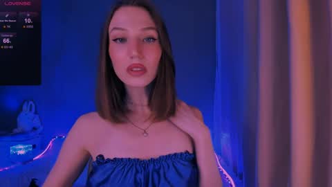 ellaamber online show from April 5, 2026, 1:25 am