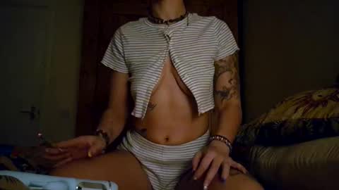 Snapshot of ellababy94 chatting on November 9, 2025, 1:15 am ellababy94 online show from November 9, 2025, 1:15 am