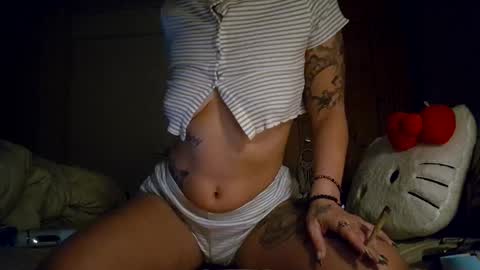 Snapshot of ellababy94 chatting on December 21, 2025, 7:59 am ellababy94 online show from December 21, 2025, 7:59 am