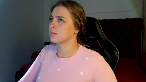 Snapshot of ellabells chatting on March 31, 2026, 5:41 am EllaBells online show from March 31, 2026, 5:41 am