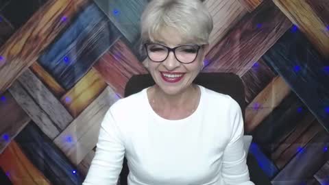 EllaBonito online show from September 12, 2025, 5:29 am