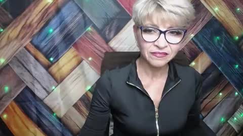 EllaBonito online show from October 16, 2025, 6:03 am