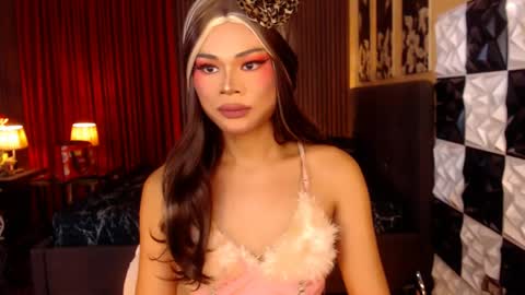 ellahemperialts online show from May 18, 2026, 9:59 am