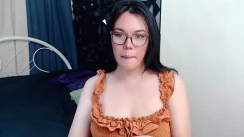 Snapshot of ellahollywood1818 chatting on August 3, 2026, 1:48 am CINDERELLA online show from August 3, 2026, 1:48 am