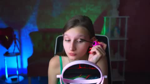 Ella online show from March 1, 2025, 9:18 am