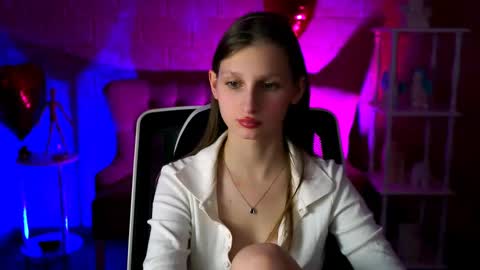 Ella online show from March 3, 2025, 5:39 pm