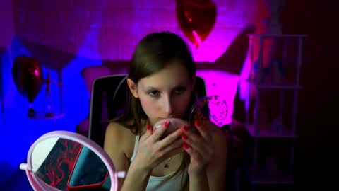 Ella online show from March 5, 2025, 12:33 pm