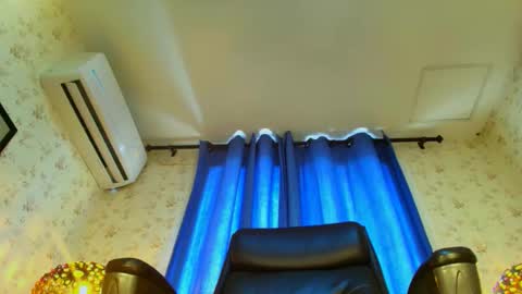 Snapshot of ellajanes chatting on October 29, 2025, 4:53 pm ellajanes online show from October 29, 2025, 4:53 pm