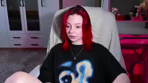 Snapshot of ellales chatting on June 24, 2026, 8:46 am ellales online show from June 24, 2026, 8:46 am