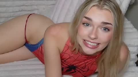 Snapshot of ellalowe chatting on May 21, 2026, 11:12 pm ellalowe online show from May 21, 2026, 11:12 pm