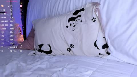 Snapshot of ellamilano chatting on January 8, 2025, 10:06 pm Ella online show from January 8, 2025, 10:06 pm