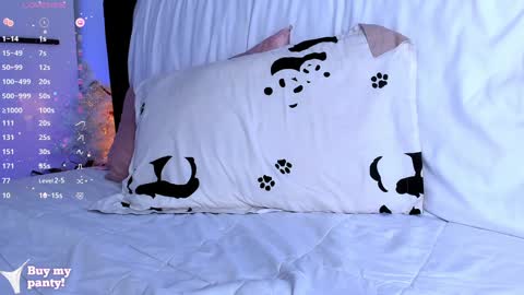 Snapshot of ellamilano chatting on January 28, 2025, 7:10 pm Ella online show from January 28, 2025, 7:10 pm