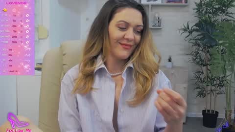 Snapshot of ellamilf chatting on January 30, 2025, 11:22 am online show from January 30, 2025, 11:22 am