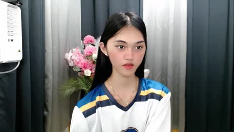 ELLA online show from April 26, 2026, 1:42 pm