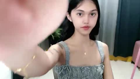 Snapshot of ellamiller69 chatting on May 24, 2026, 2:33 pm ELLA online show from May 24, 2026, 2:33 pm
