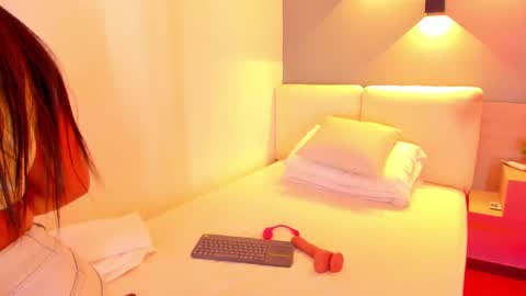 Snapshot of ellamontoya chatting on September 11, 2025, 10:37 am Ella online show from September 11, 2025, 10:37 am