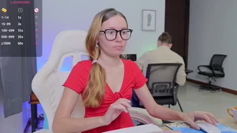 Snapshot of ellcrys chatting on October 3, 2025, 10:18 pm im Elsa lets go Subscribe to my OF and Youtube -35 online show from October 3, 2025, 10:18 pm