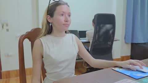 Snapshot of ellcrys chatting on October 17, 2025, 11:18 pm im Elsa lets go Subscribe to my OF and Youtube -35 online show from October 17, 2025, 11:18 pm