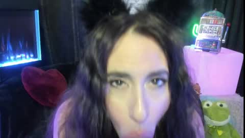 ELLE online show from February 14, 2025, 10:14 pm