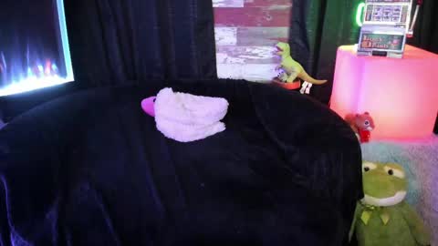 ELLE online show from October 10, 2025, 9:47 pm