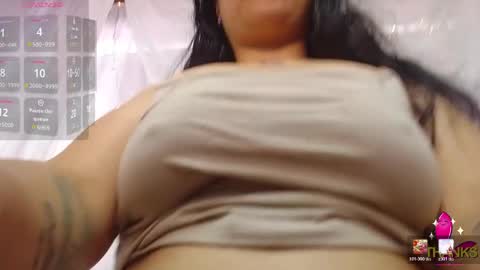 Snapshot of elle_harper_ chatting on May 26, 2026, 1:51 pm Elle online show from May 26, 2026, 1:51 pm