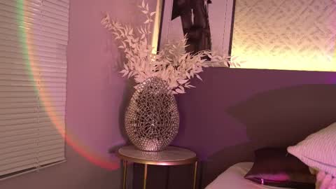 Elle Diane online show from March 10, 2025, 4:07 am