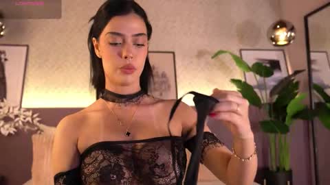 Elle Diane online show from December 22, 2025, 12:29 am