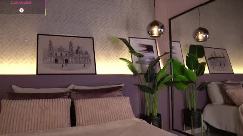 Elle Diane online show from April 22, 2026, 10:44 pm