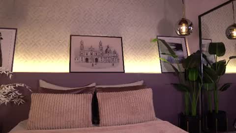 Snapshot of ellediane chatting on June 24, 2026, 10:53 pm Elle Diane online show from June 24, 2026, 10:53 pm