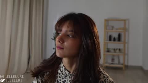 Snapshot of ellelure_ chatting on January 16, 2025, 10:02 pm Linda Restrepo online show from January 16, 2025, 10:02 pm