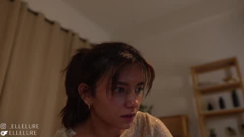 Snapshot of ellelure_ chatting on February 5, 2025, 11:39 pm Linda Restrepo online show from February 5, 2025, 11:39 pm