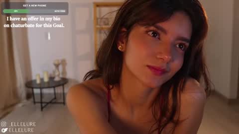 Snapshot of ellelure_ chatting on February 25, 2025, 11:55 pm Linda Restrepo online show from February 25, 2025, 11:55 pm