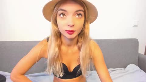 ellen_flow online show from February 15, 2025, 9:38 am