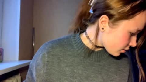 Snapshot of ellicavel chatting on December 15, 2025, 4:28 am Michelle online show from December 15, 2025, 4:28 am