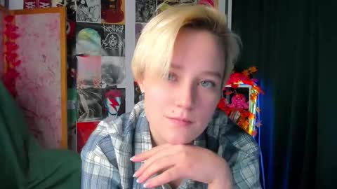 Ellie online show from November 29, 2025, 9:01 am