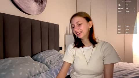 Snapshot of ellie_hollow chatting on September 12, 2025, 7:30 am Ellie online show from September 12, 2025, 7:30 am