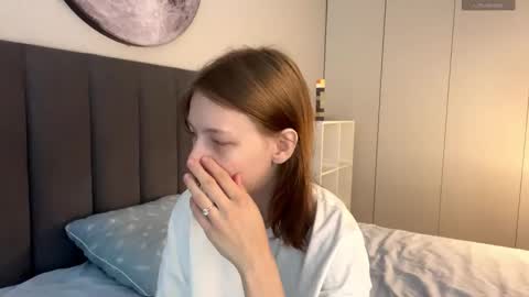 Snapshot of ellie_hollow chatting on September 21, 2025, 7:10 am Ellie online show from September 21, 2025, 7:10 am