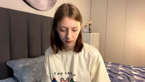 Snapshot of ellie_hollow chatting on September 23, 2025, 7:33 am Ellie online show from September 23, 2025, 7:33 am