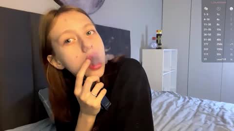 Snapshot of ellie_hollow chatting on September 29, 2025, 7:13 am Ellie online show from September 29, 2025, 7:13 am