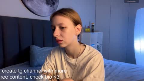 Snapshot of ellie_hollow chatting on October 29, 2025, 7:32 am Ellie online show from October 29, 2025, 7:32 am