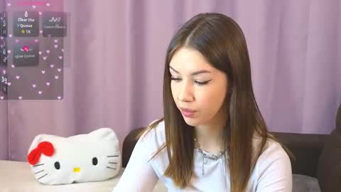 Snapshot of ellie_miller_ chatting on December 4, 2025, 7:44 pm ellie online show from December 4, 2025, 7:44 pm