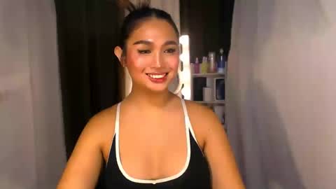 Snapshot of elliecummers chatting on June 17, 2026, 6:42 pm ellie online show from June 17, 2026, 6:42 pm