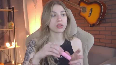 Snapshot of elliecutes chatting on April 30, 2026, 9:04 am elliecutes online show from April 30, 2026, 9:04 am